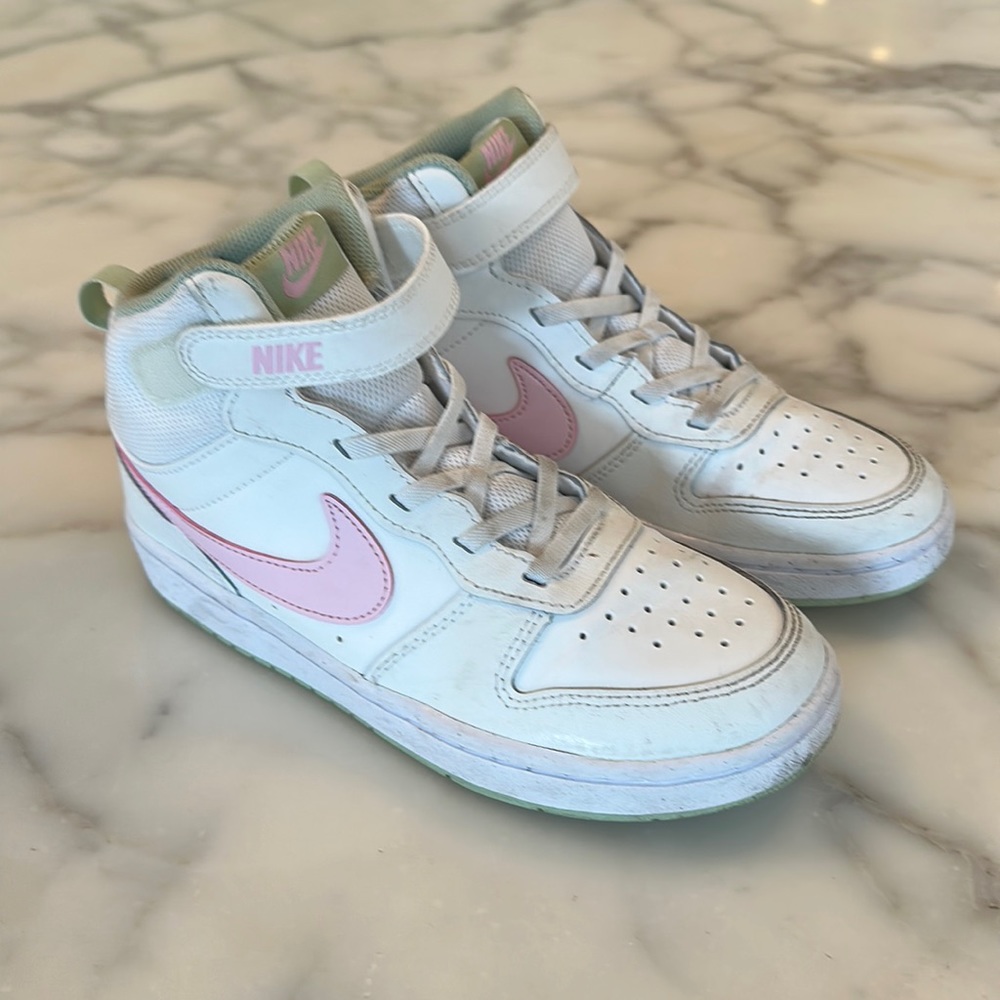 Nike girls high tops, size 3